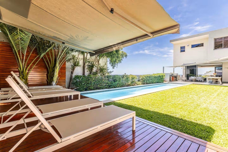 5 Bedroom Property for Sale in Fresnaye Western Cape